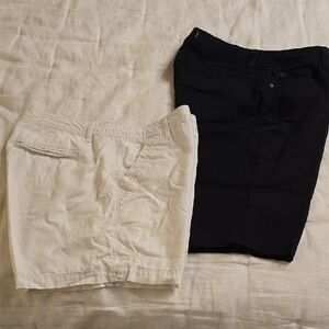 Bandolino Women's White and Vintage America Black Shorts Set